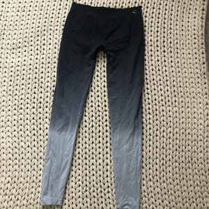 Climawear L/XL seamless black and grey ombré leggings